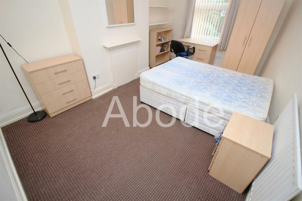 6 bedroom house for rent