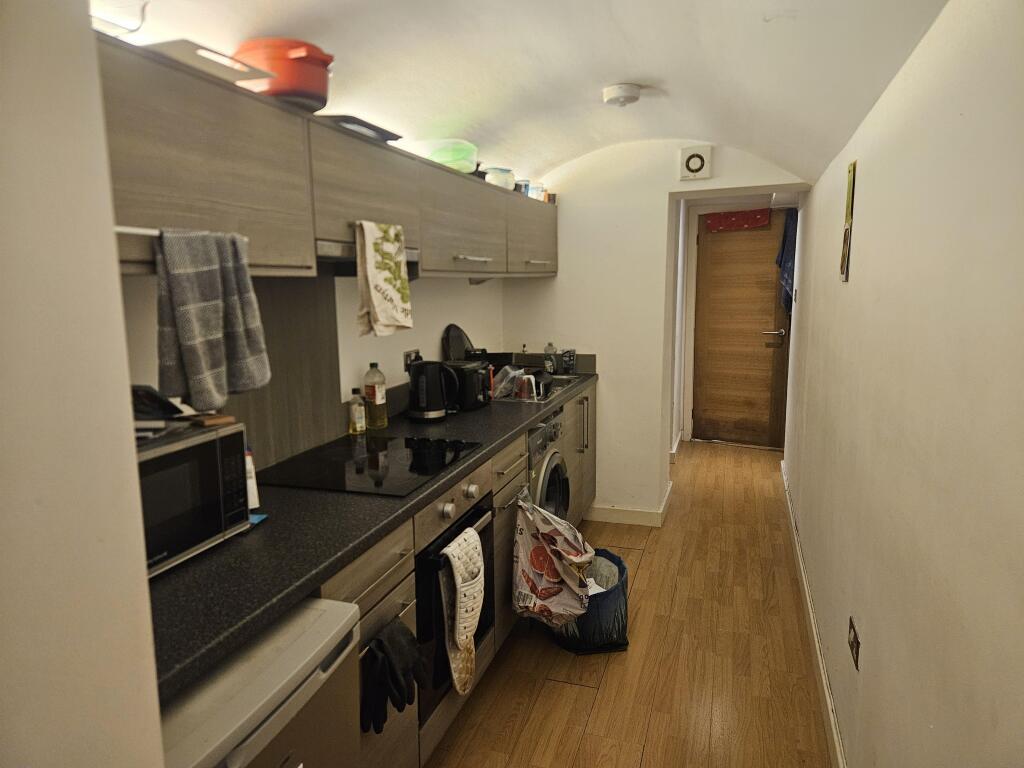 Apartment in Wakefield, St Johns, Flanshaw - View 4