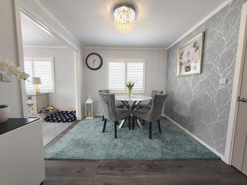House in Bracknell - More