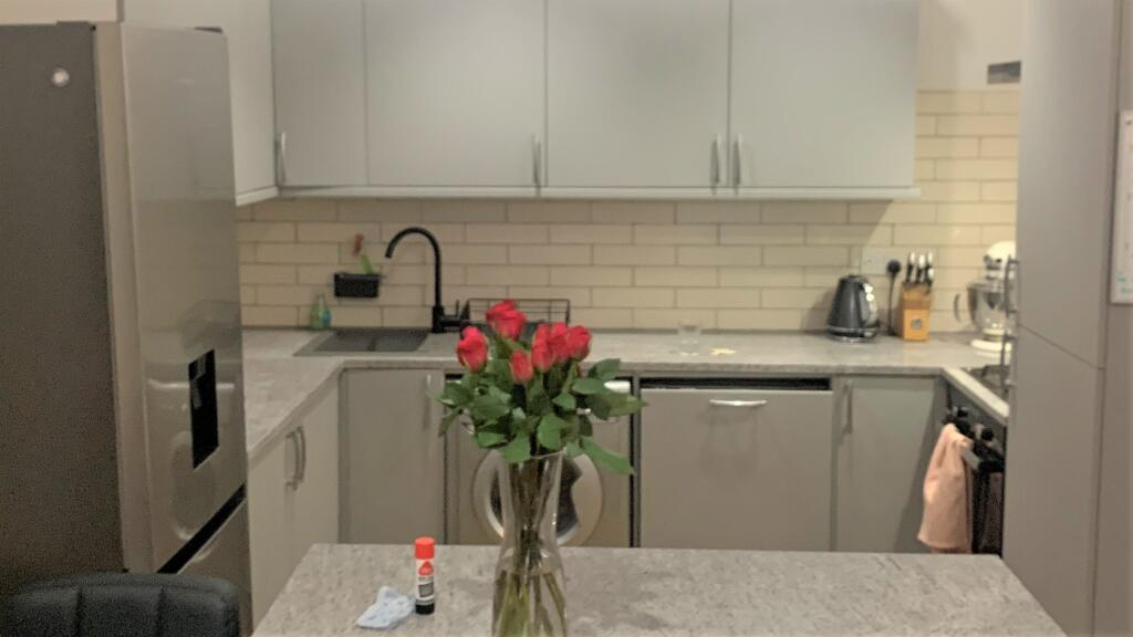 3 bedroom flat for rent