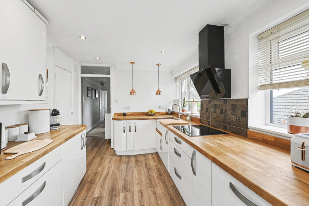 House in Lye Green, Hilltop, Chesham - More