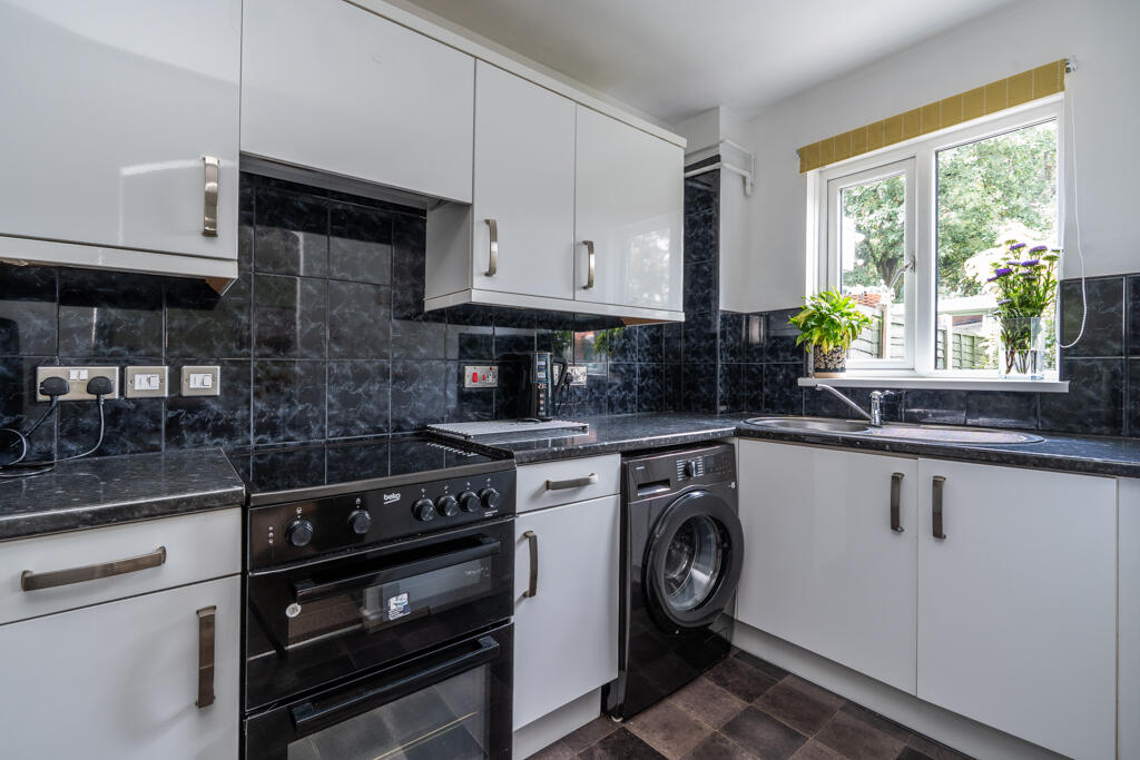 House in Southampton - More