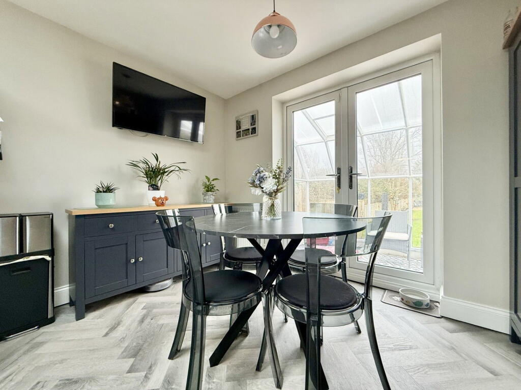 House in Gloucester - View 5