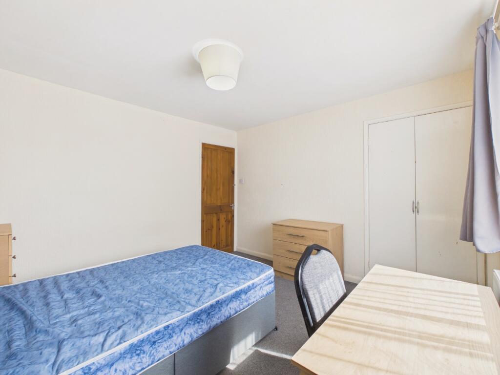 House in Hull, Newland - More