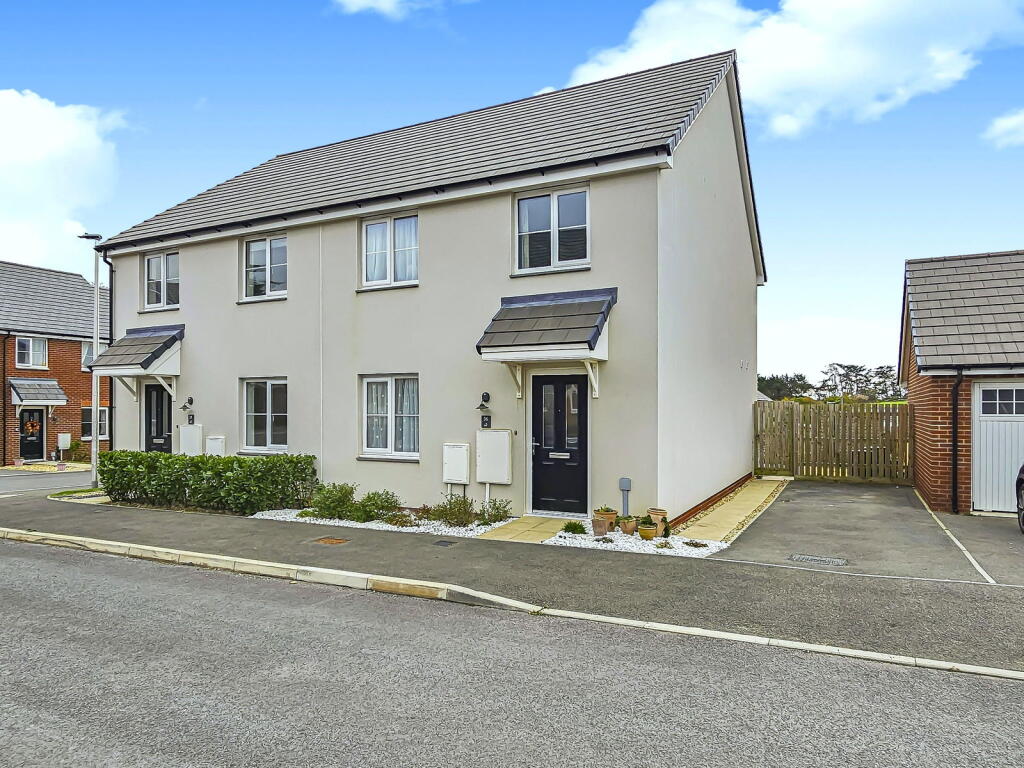 3-bed semi-detached on Woodpecker Close, Westward Ho!, £270,000