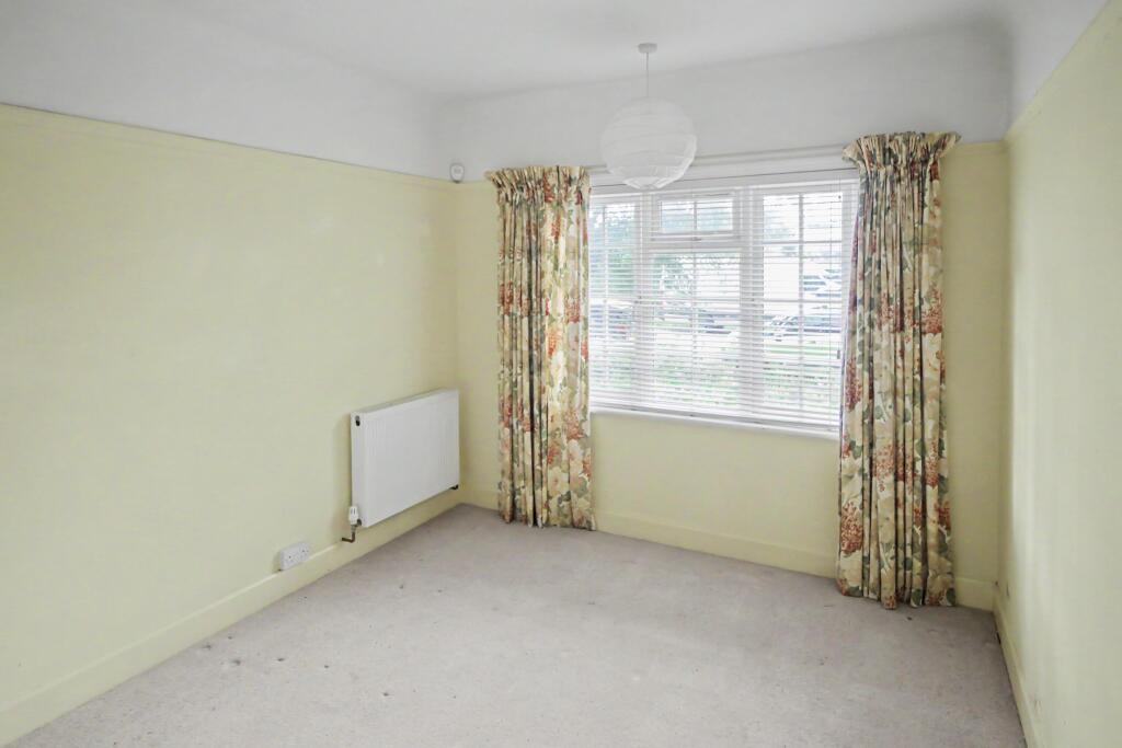 House in Bexhill-on-Sea, Collington - More