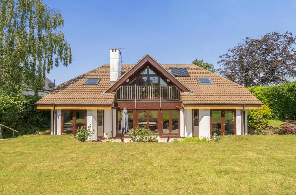 Main image of property: Stunning architect designed detached family home on Fernlea Gardens in village of Easton-in-Gordano