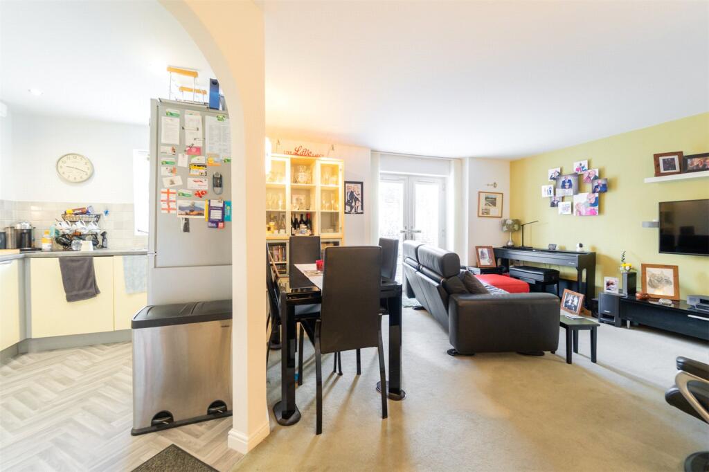 Apartment in Birmingham, West Midlands - View 4