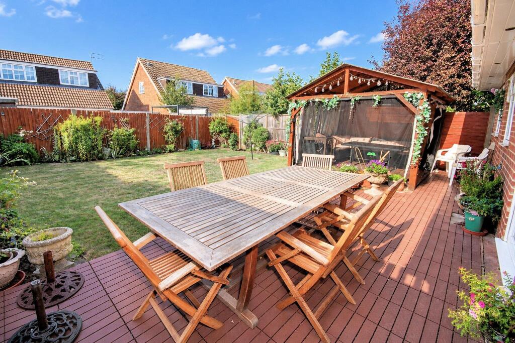 House in Pulloxhill, Central Bedfordshire - View 4