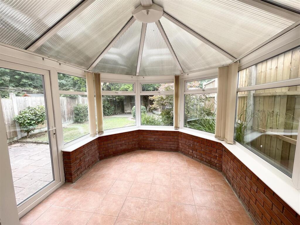 Walkford Close, Radbrook Green, Shrewsbury photo 4