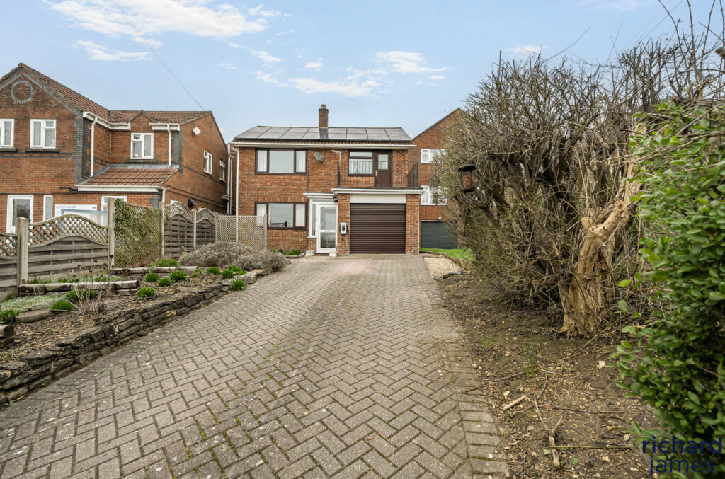 3-bed detached on Purton Road, Swindon, SN2, £300,000