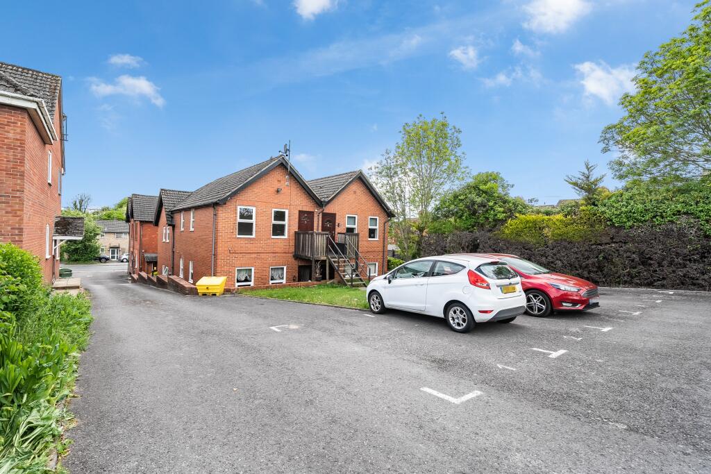 Stratford Mews, Ludgershall, SP11 9NG photo 2