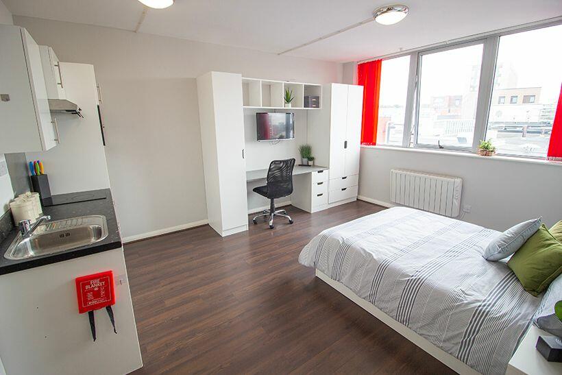 Main image of property: Flat 211, Victoria House,76 Milton Street, Nottingham, NG1 3RA