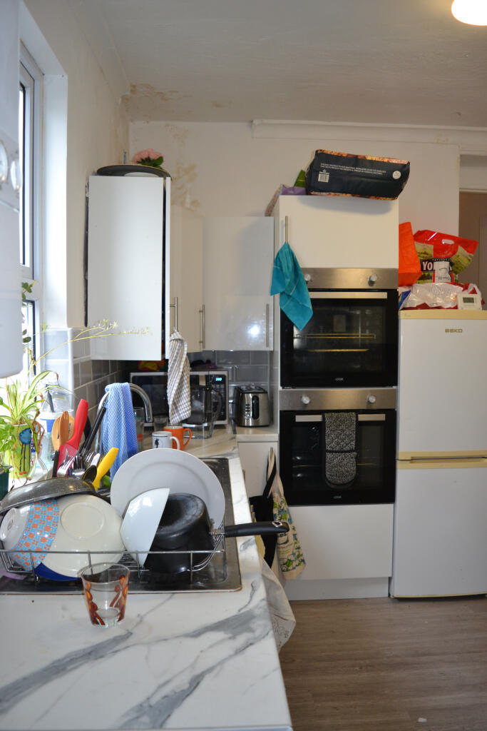 6 bedroom terraced house for rent