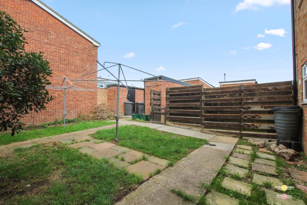 Apartment in Chelmsford, Galleyend, Galleywood - View 3