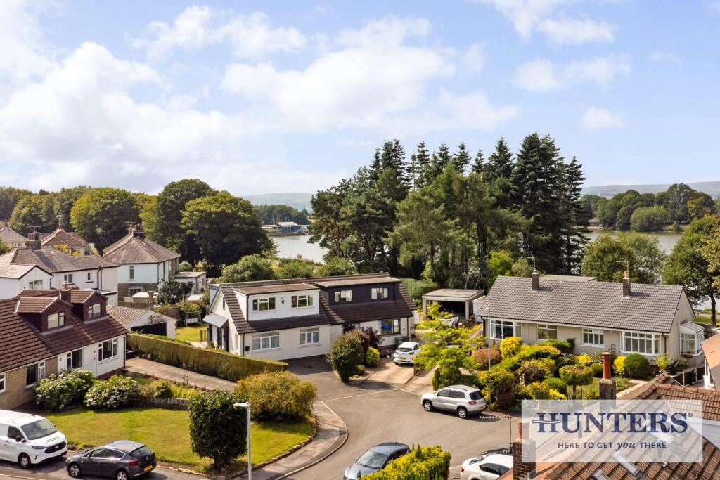Main image of property: Glenmere Mount, Yeadon, Leeds