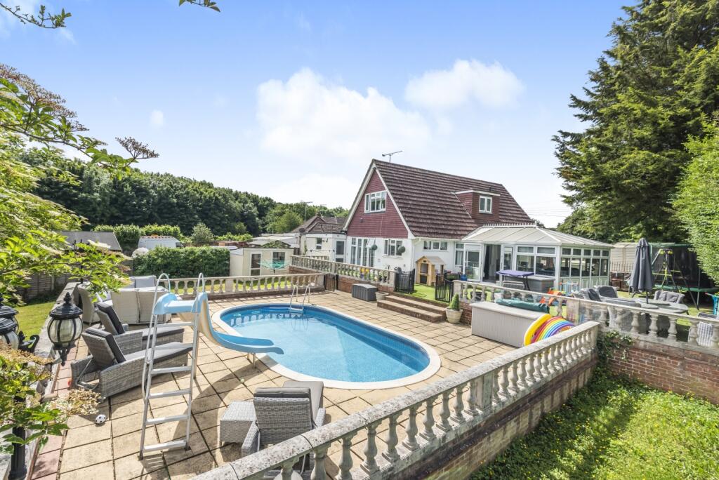 Main image of property: London Road, West Kingsdown, Sevenoaks