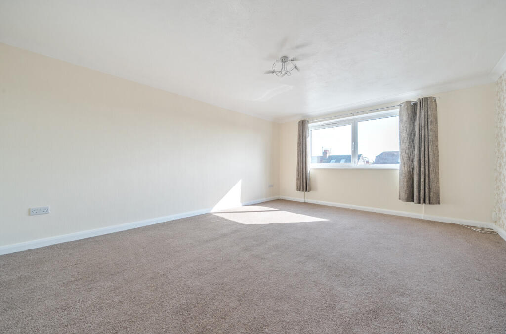 Apartment in Worthing, Broadwater - View 5