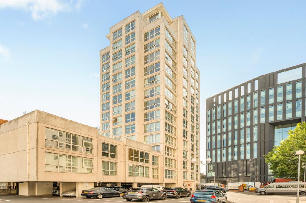 Apartment in London - View 5