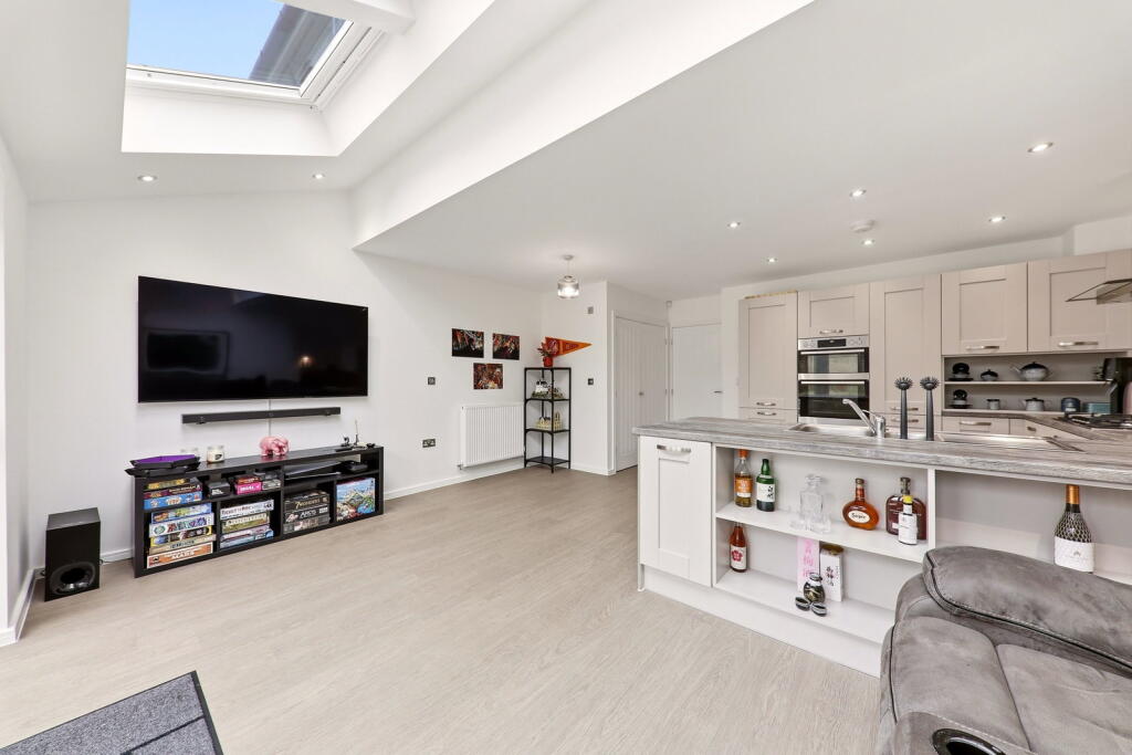House in Wakefield - View 3