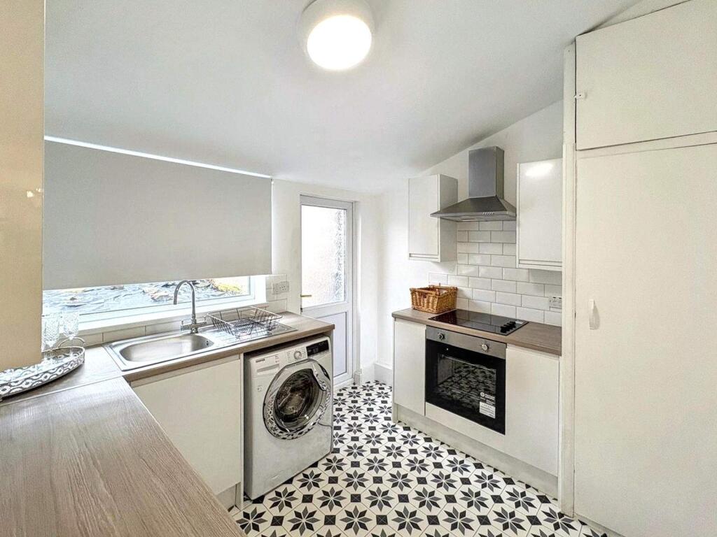 House in Cardiff, Treorchy - View 5