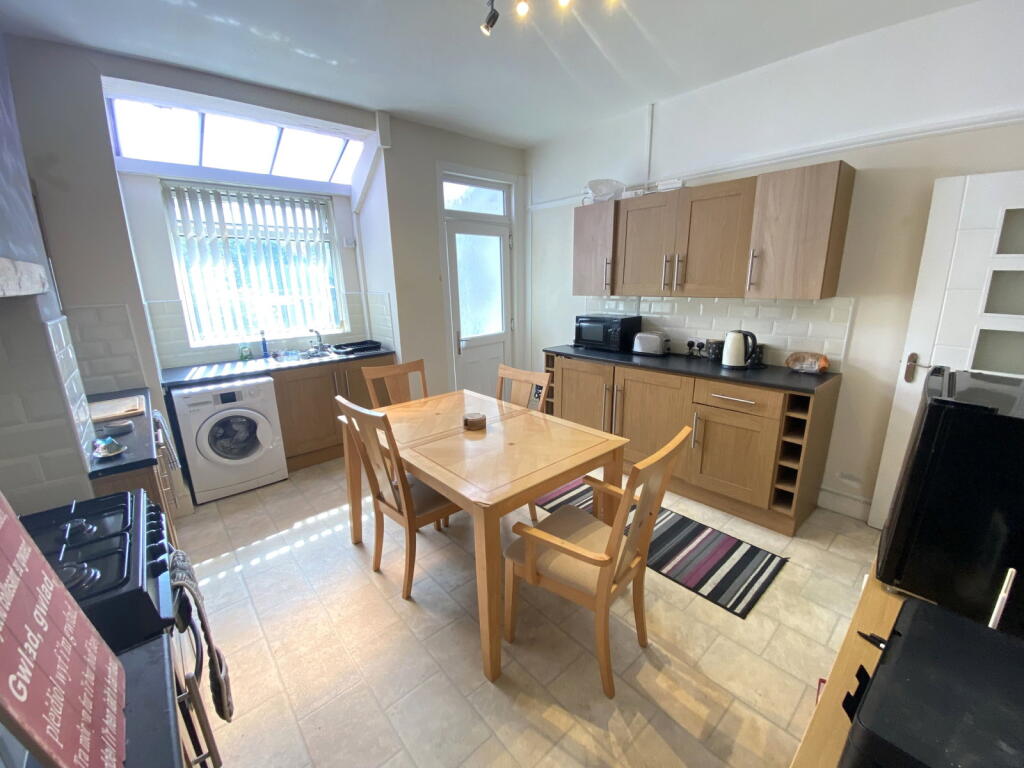House in Oldham - View 5