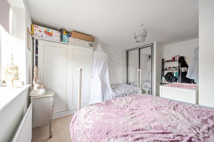 Apartment in Wokingham, Emmbrook - More