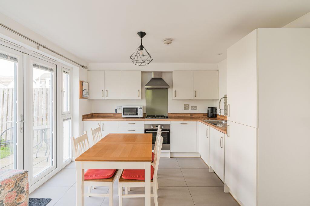 16 Craw Yard Drive, Edinburgh, EH12 9LU photo 4