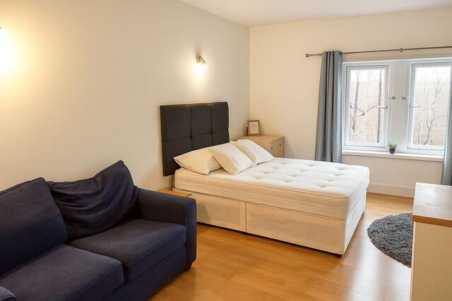 Flat 11, 127 Castle Hill, Reading, Berkshire RG1 7SY photo 3