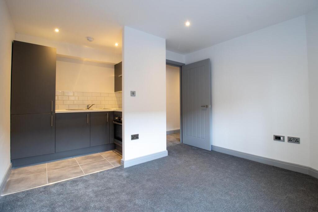 Apartment in Bradford - View 5