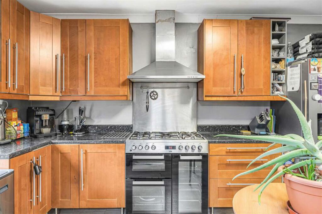 House in London - View 5