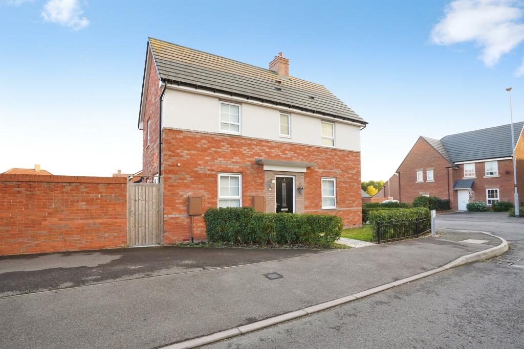 3-bed detached on Shin Way, Lubbesthorpe, Leicester, £360,000