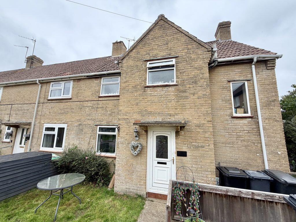 3-bed terraced on Minchingtons Close, Norton Sub Hamdon, Somerset, TA14, £240,000