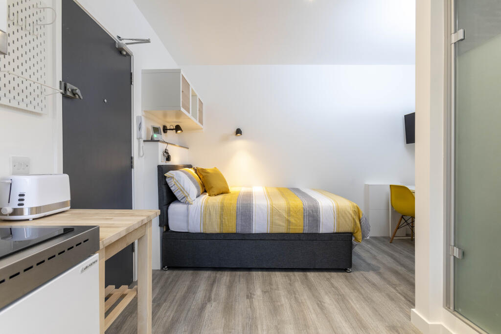 Apartment in Sutton - More