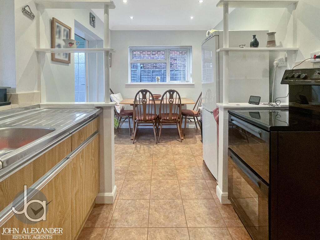 Grove Road, Tiptree, Colchester photo 3