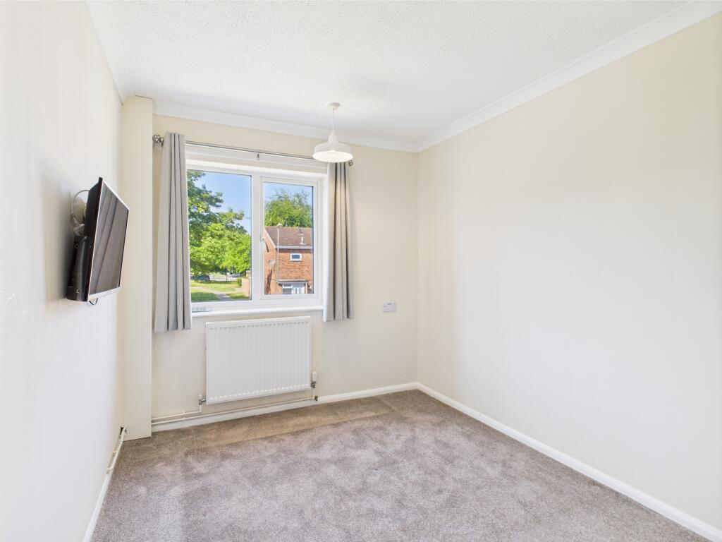 Apartment in Reading - View 4