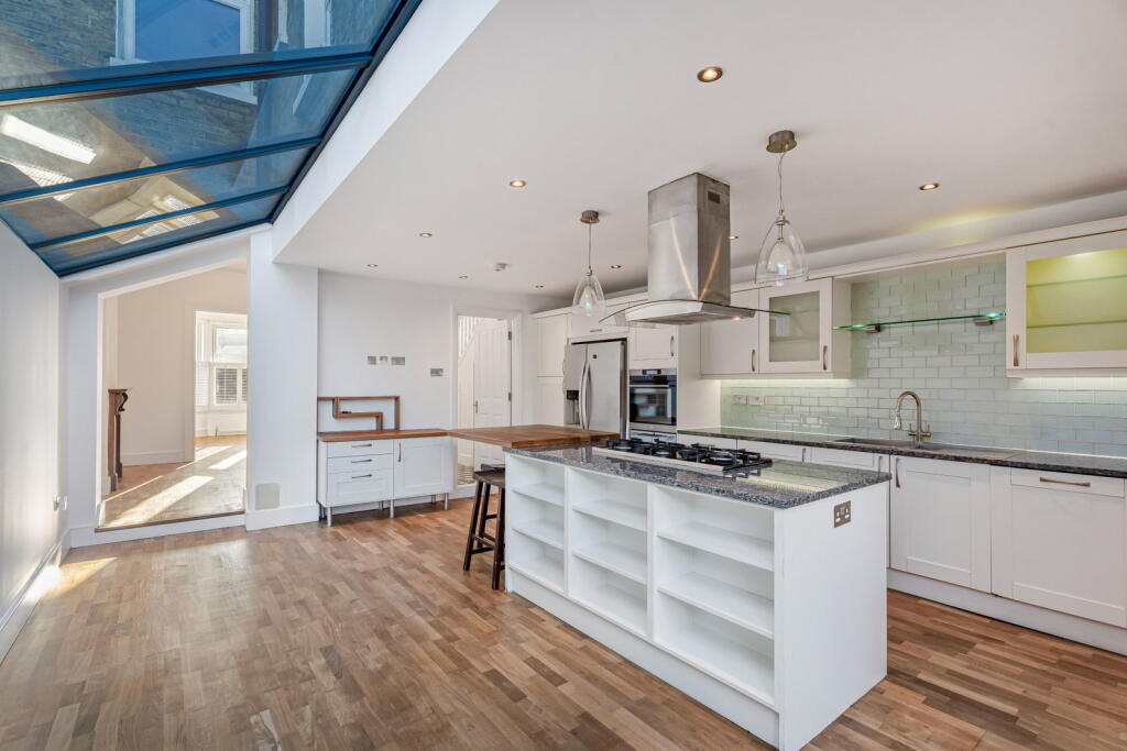 Alexandra Road, London, SW19 photo 3