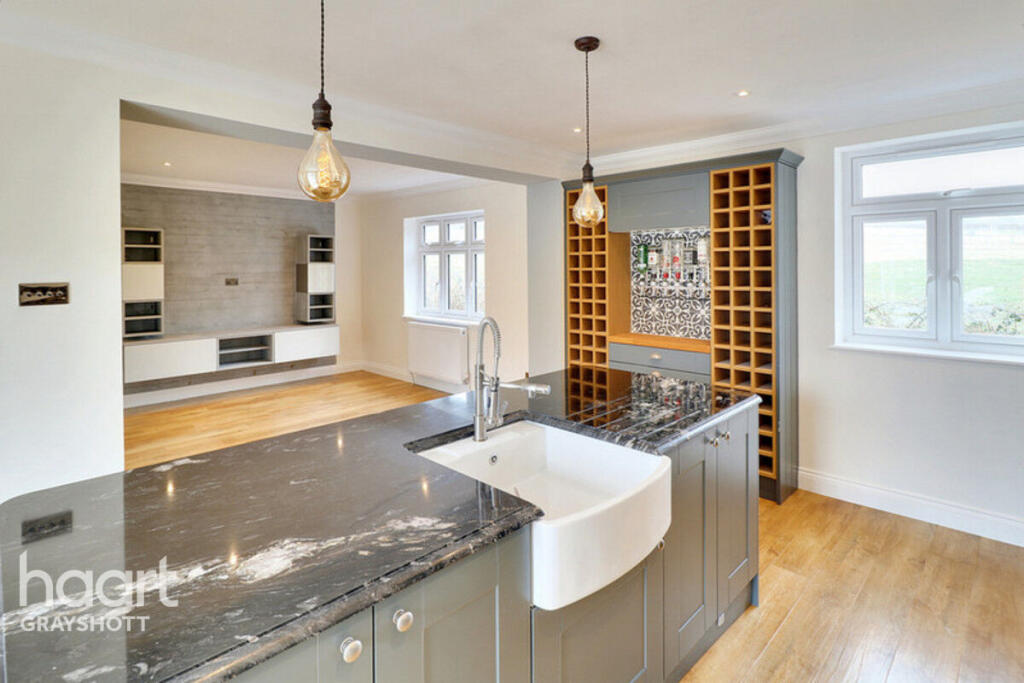 House in Guildford - View 4