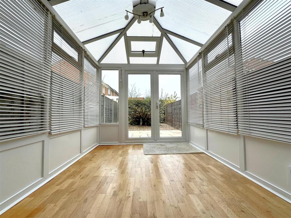 House in Fareham, Whiteley - More