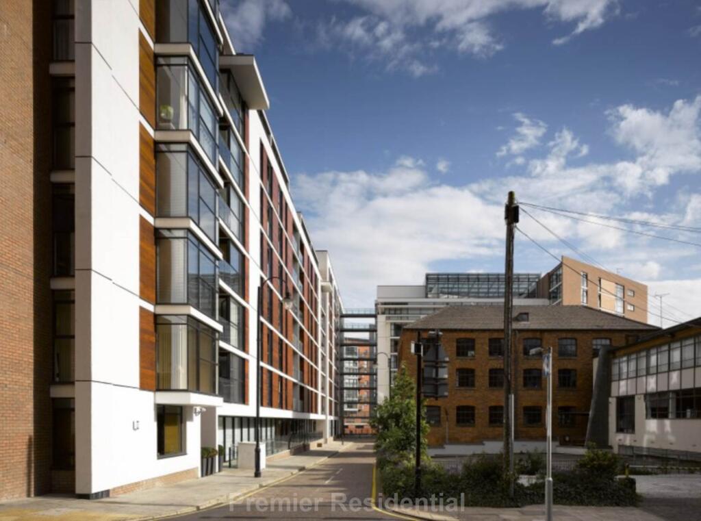 Main image of property: Commercial Street, Manchester