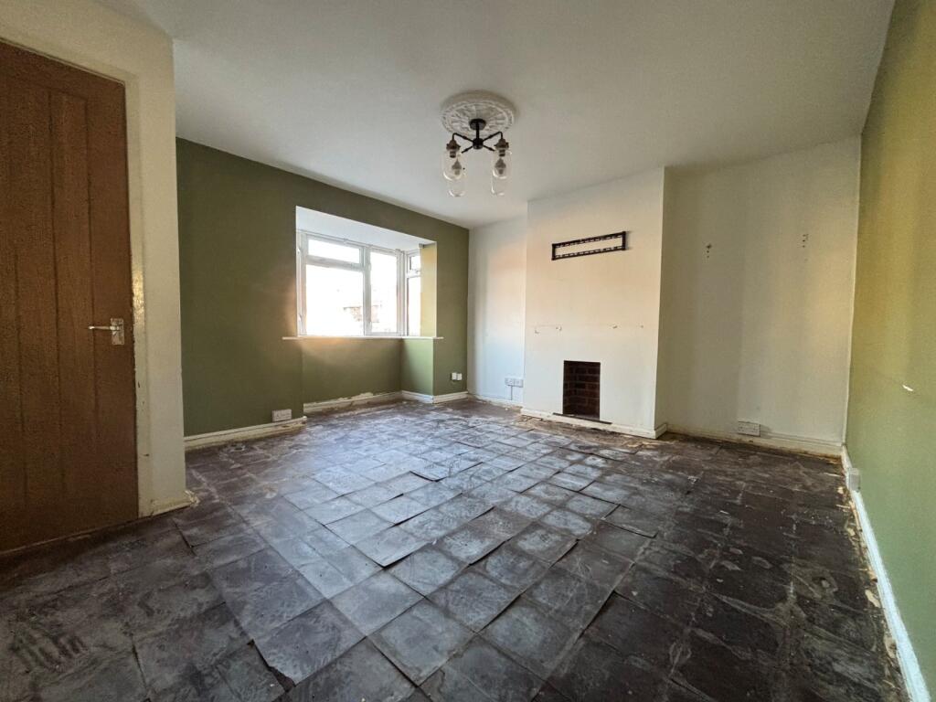 Fairfield Road, Evesham, Worcestershire, WR11 photo 2
