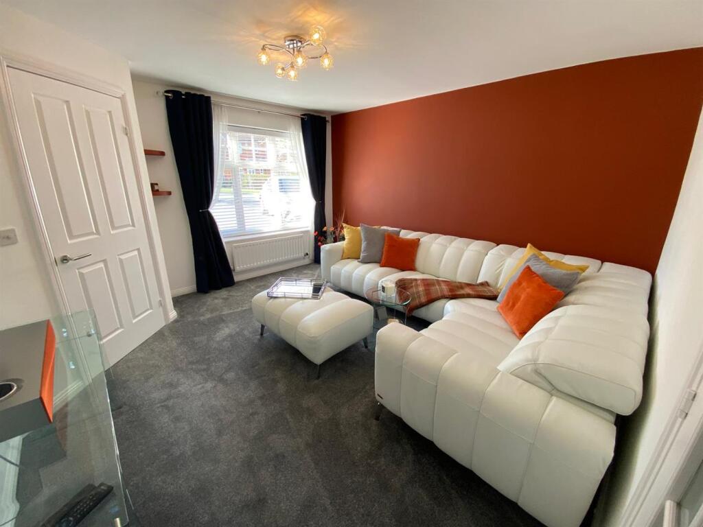 Whitworth Avenue, Hinckley photo 4