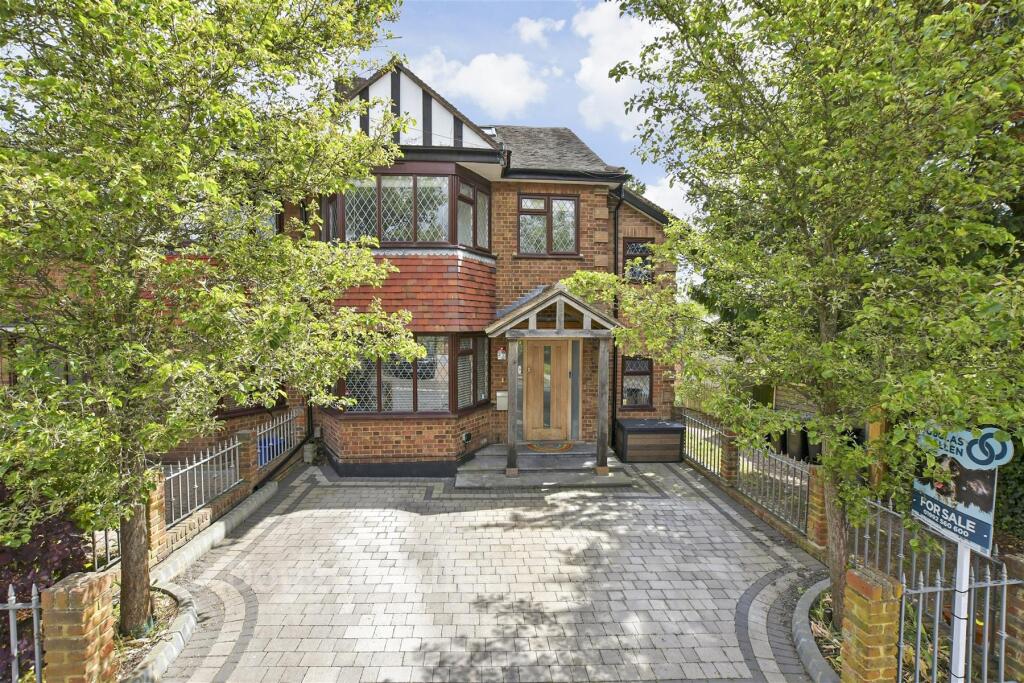 Main image of property: Stewards Close, Epping, Essex