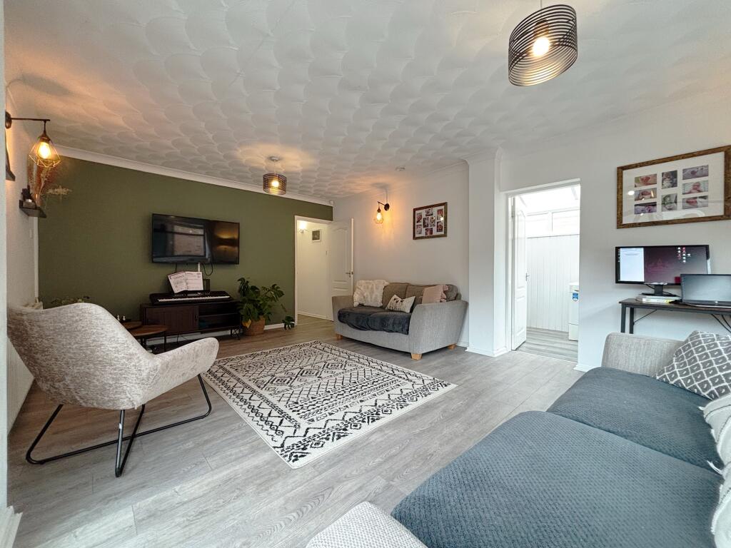 House in Wigan, Higher End - More
