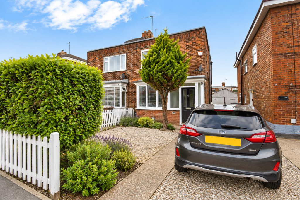 House in Hull - View 5