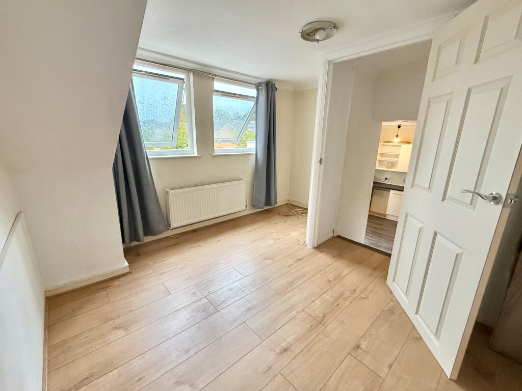 Apartment in Luton - View 5