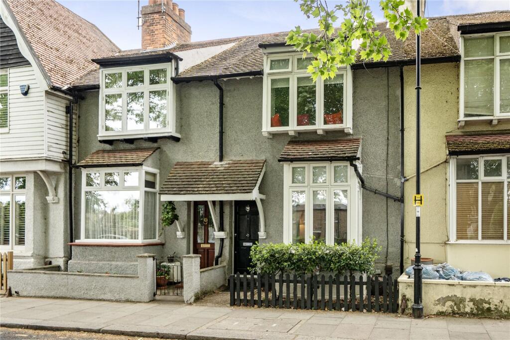 Main image of property: Chase Side, Enfield, EN2