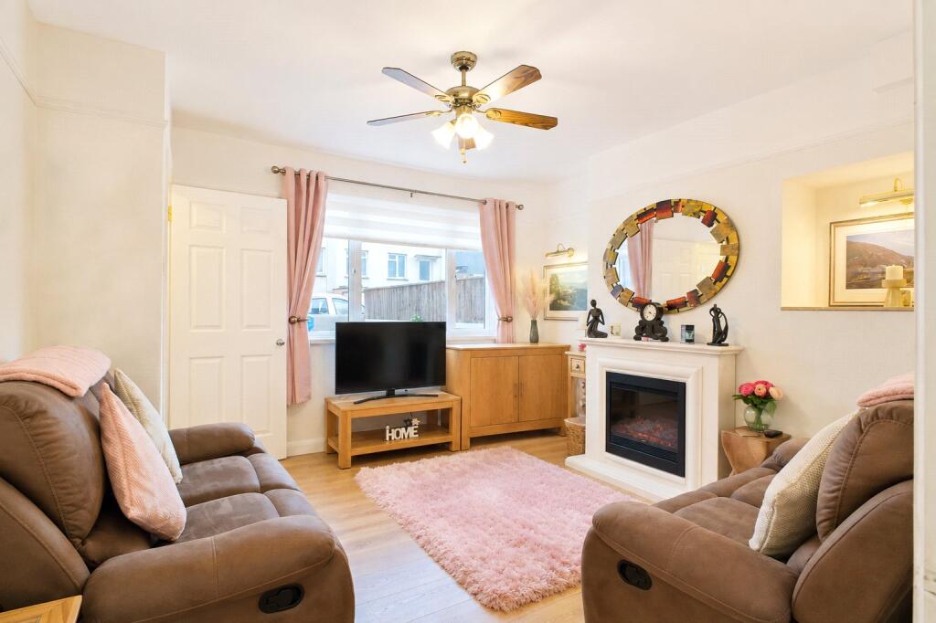 House in North Devon, Derby, Barnstaple - More