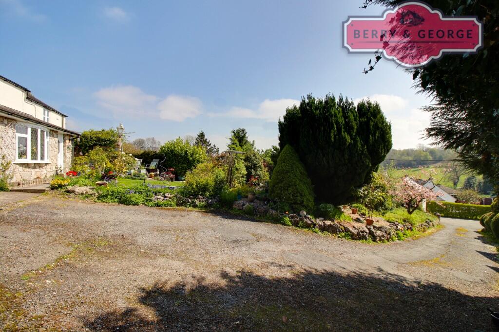 Highfield, Pen Y Fron Road, CH7 5EG photo 4