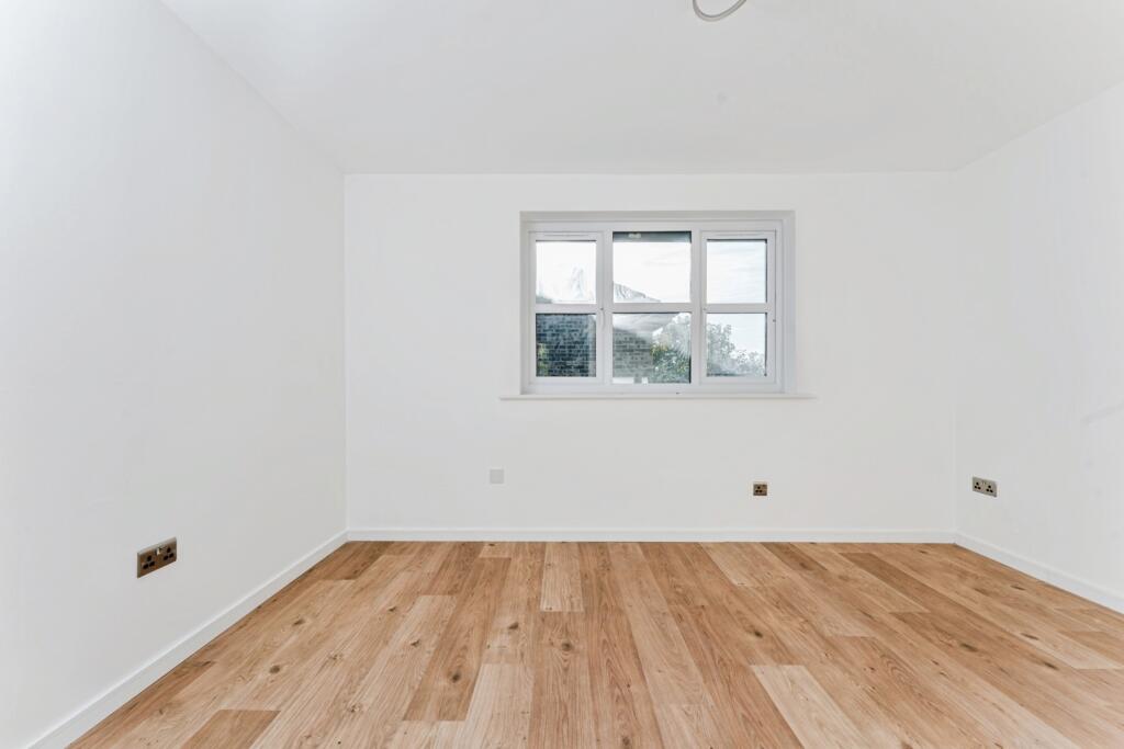 Apartment in London - View 3